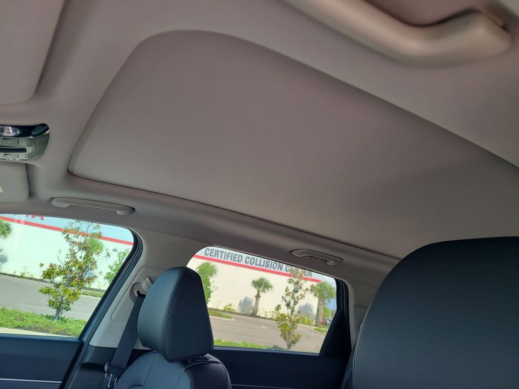 2025 Kia Sorento S photo 21