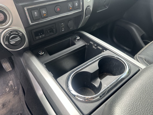 2018 Nissan Titan PRO-4X photo 11