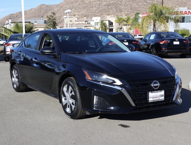2025 Nissan Altima 2.5 S photo 2