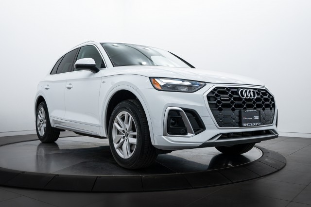 2022 Audi Q5 S line Premium