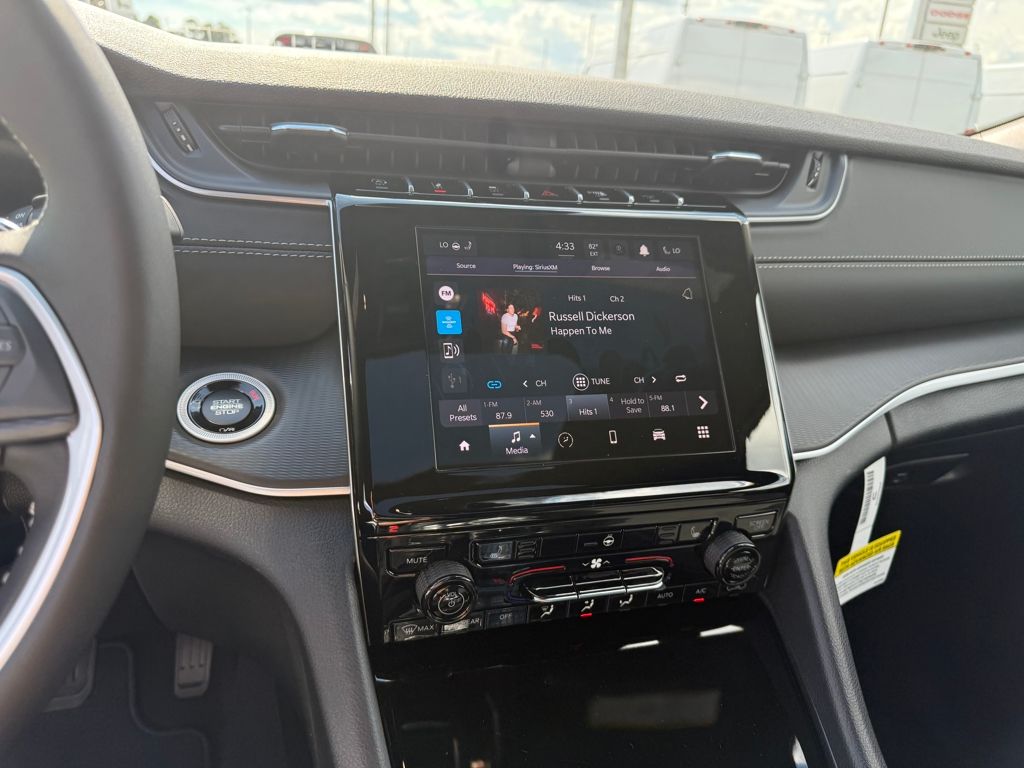 2025 Jeep Grand Cherokee Altitude X photo 14