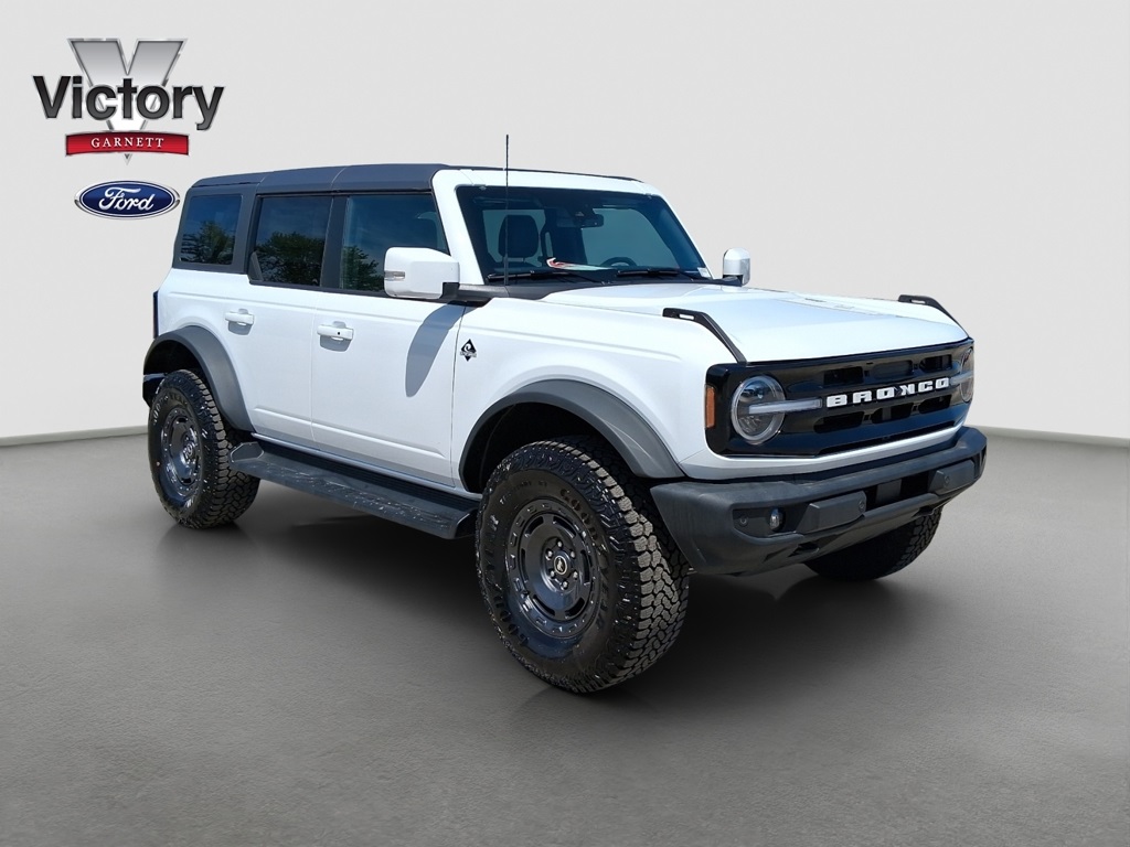 2025 Ford Bronco 4-Door Outer Banks's photo