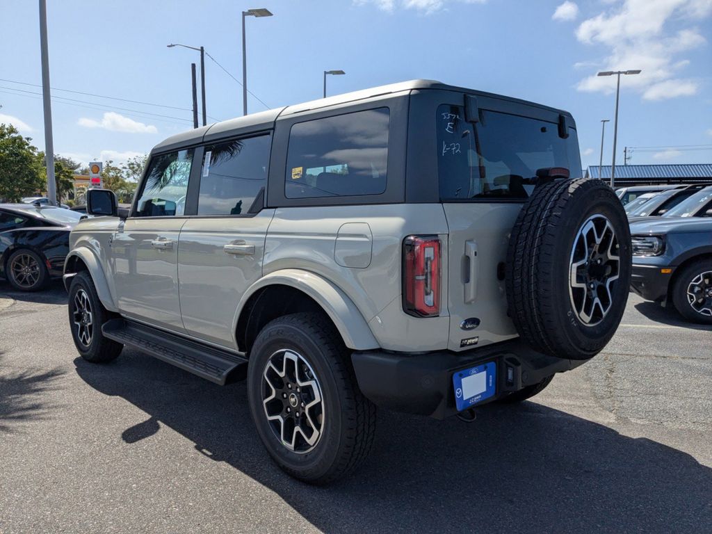 2025 Ford Bronco Outer Banks photo 6