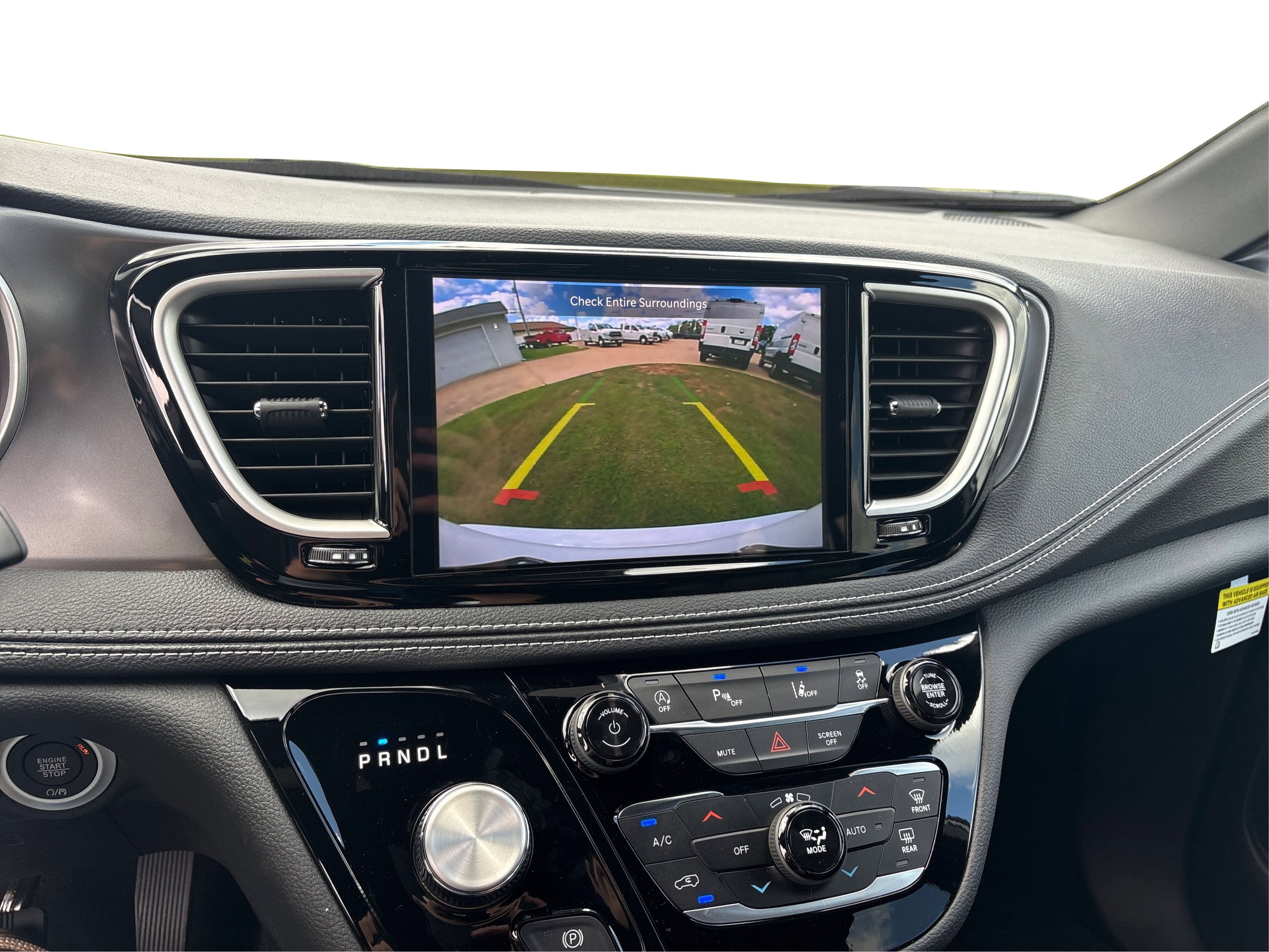 2026 Chrysler Pacifica photo 22