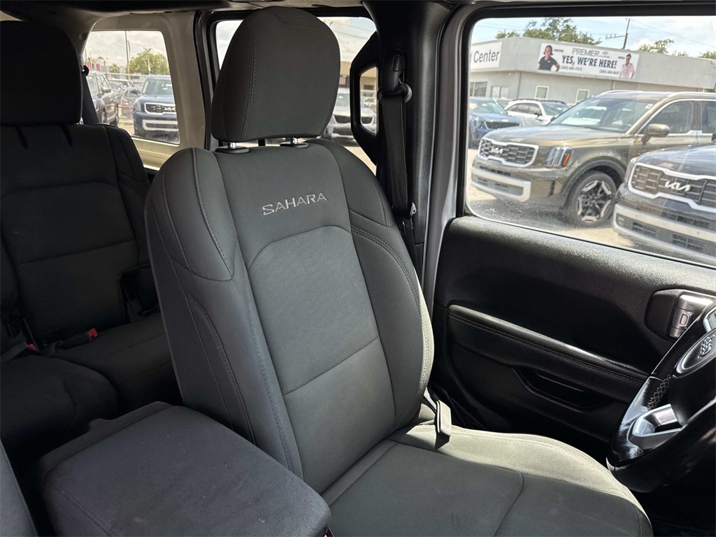 2020 Jeep Wrangler Unlimited Sahara photo 25