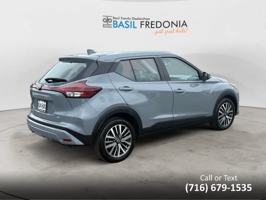 2022 Nissan Kicks SV photo 4