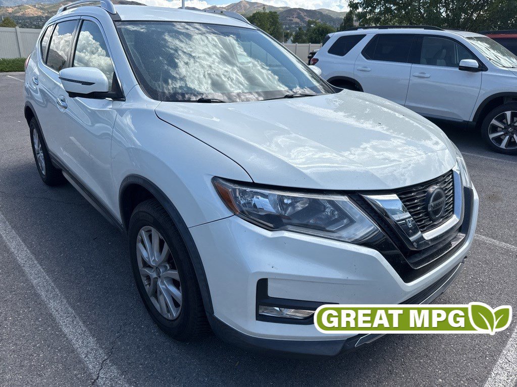 2018 Nissan Rogue SV photo 2