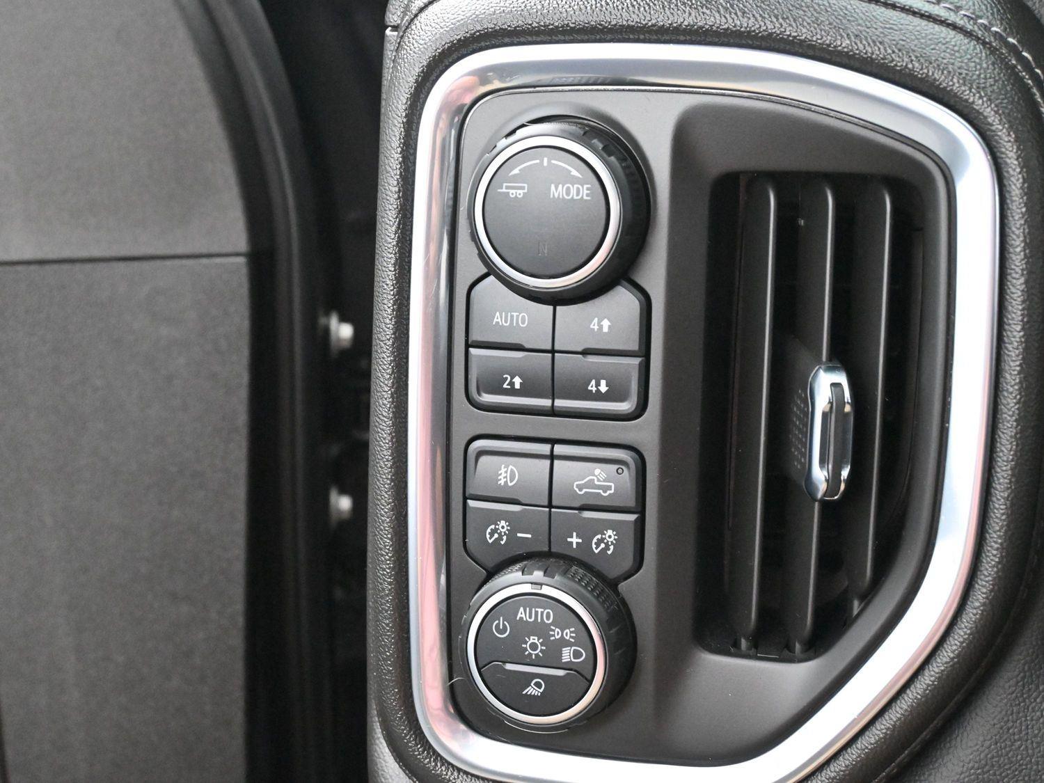 2023 Chevrolet Silverado 2500HD High Country photo 18