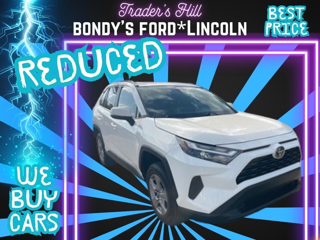 2023 Toyota RAV4 XLE's photo