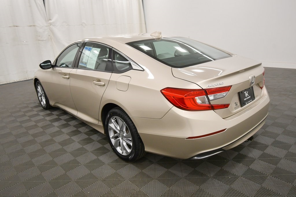 2018 Honda Accord LX 1.5T photo 4