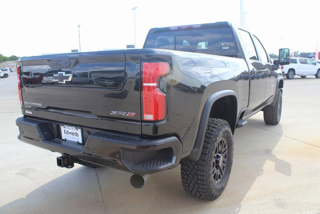 2026 Chevrolet Silverado 2500HD ZR2 photo 3