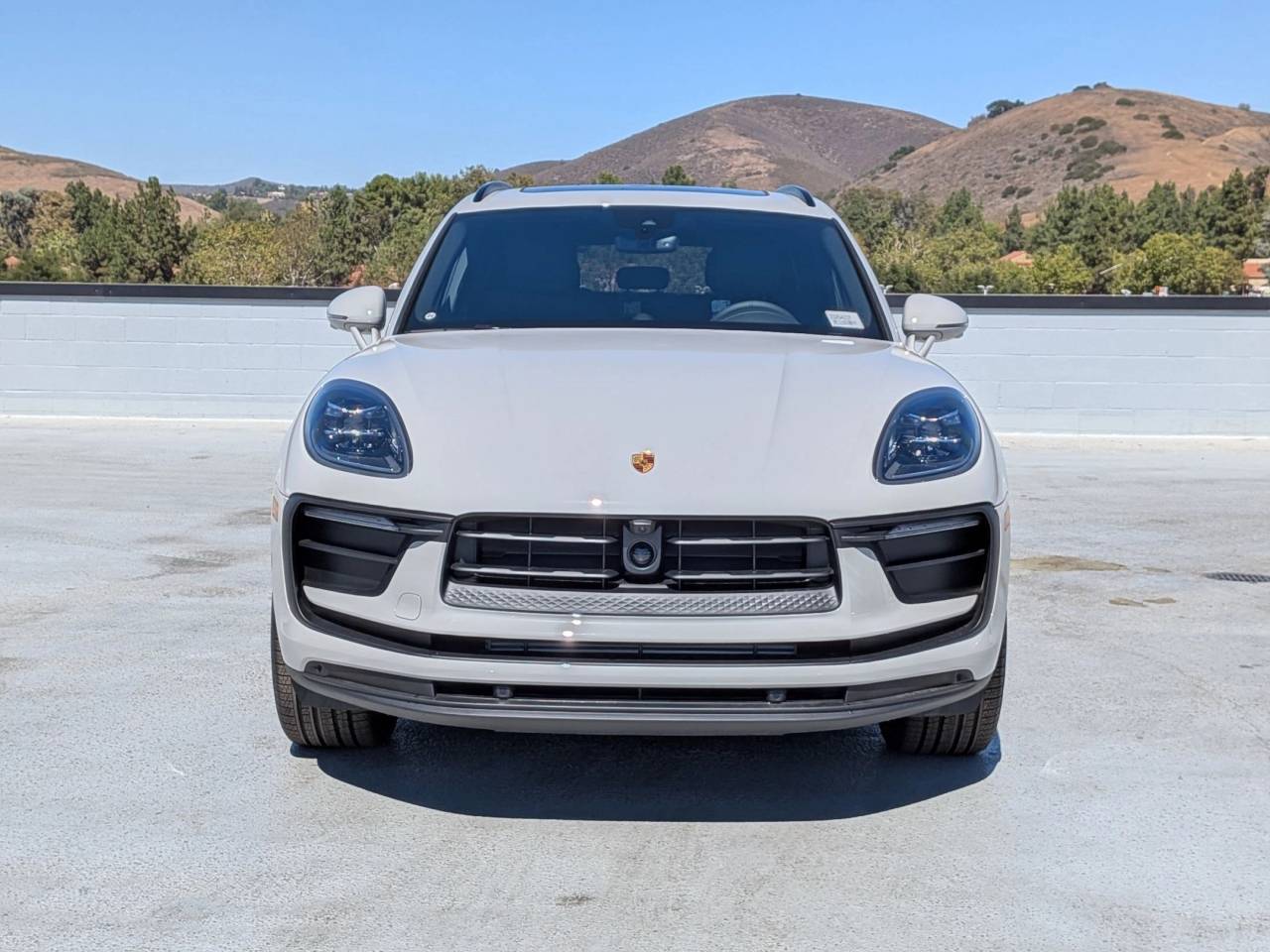 2025 Porsche Macan T photo 6
