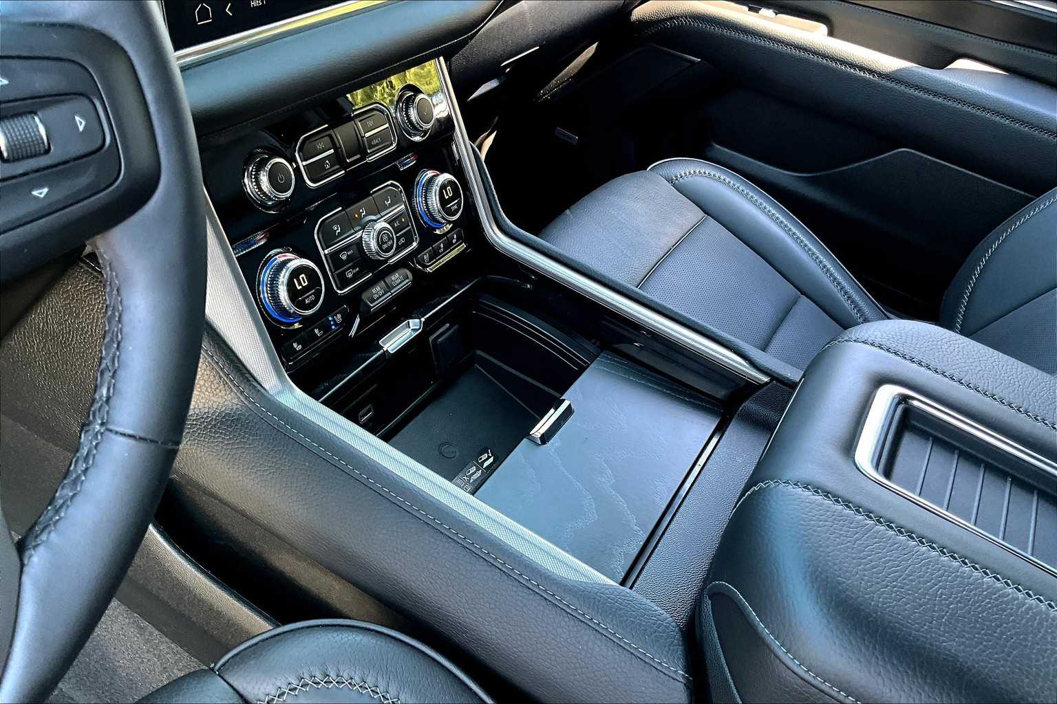 2024 Gmc Yukon Denali photo 13