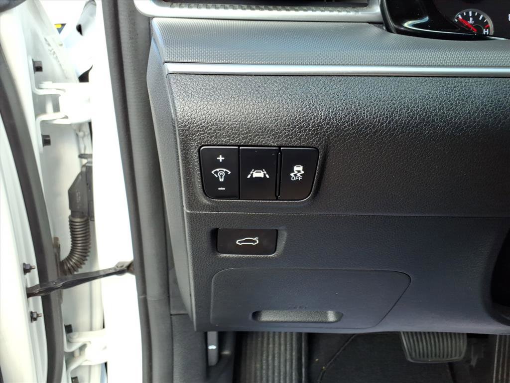 2022 Kia K5 GT-Line photo 16