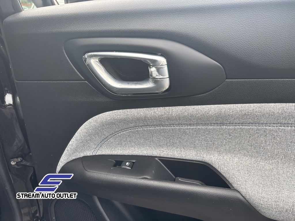 2022 Jeep Compass Latitude photo 12
