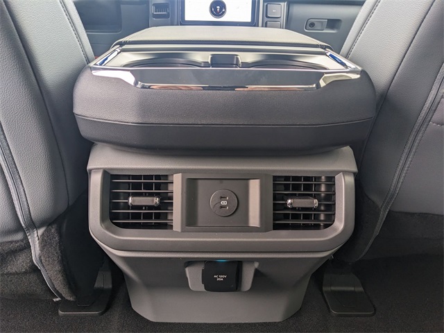 2025 Ford F-150 Lightning photo 9
