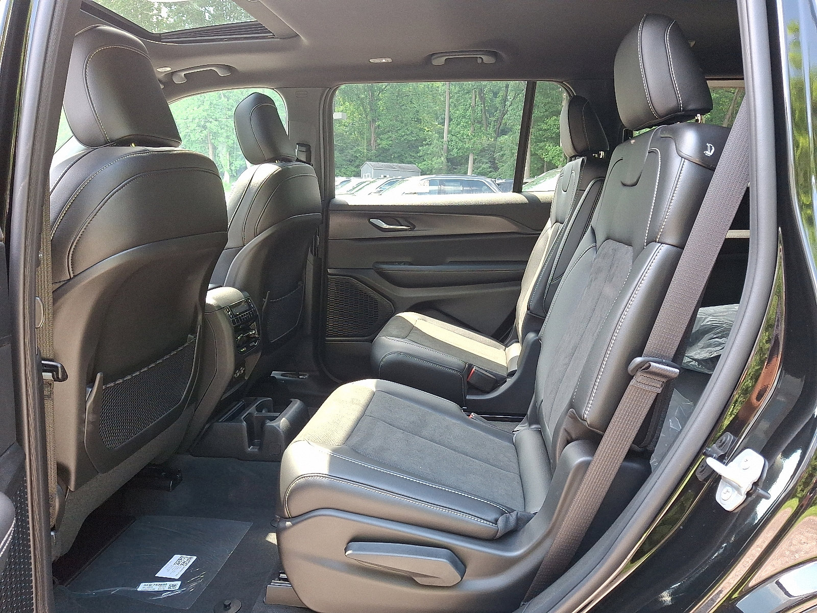 2025 Jeep Grand Cherokee Altitude X photo 2