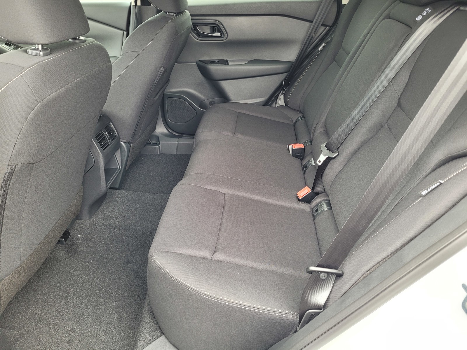 2025 Nissan Rogue S photo 4