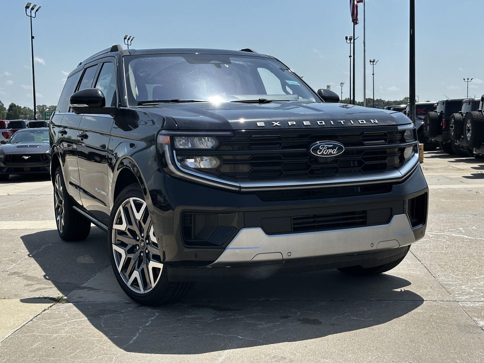 Used 2025 Ford Expedition Platinum with VIN 1FMJU1MGXSEA15208 for sale in Kansas City