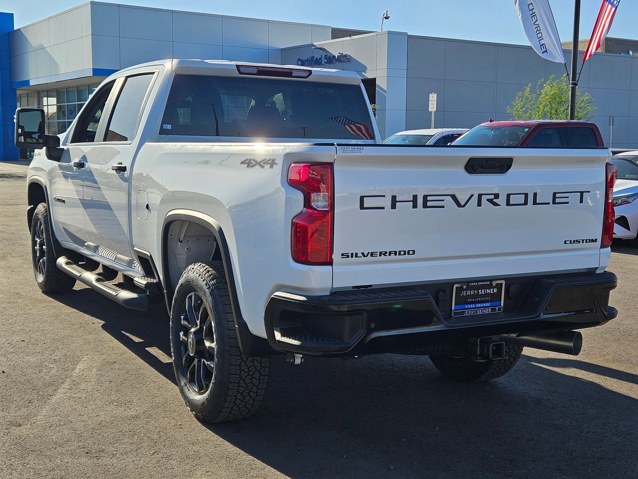 2025 Chevrolet Silverado 2500HD Custom photo 3