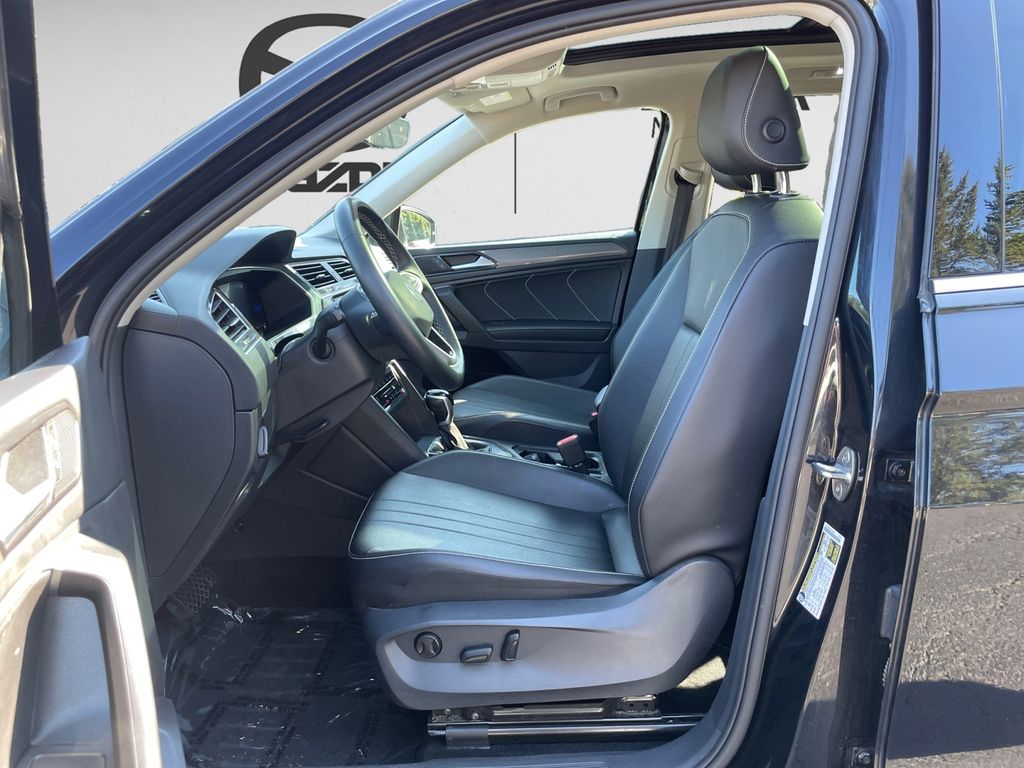 2022 Volkswagen Tiguan SE photo 9