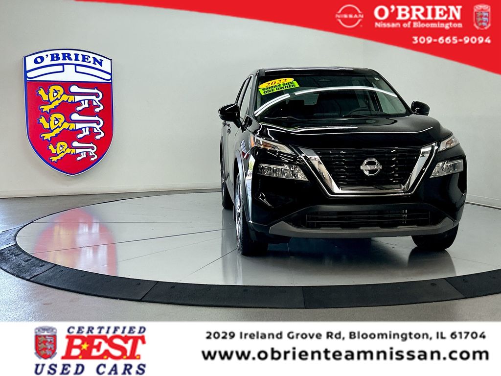 2022 Nissan Rogue SV's photo