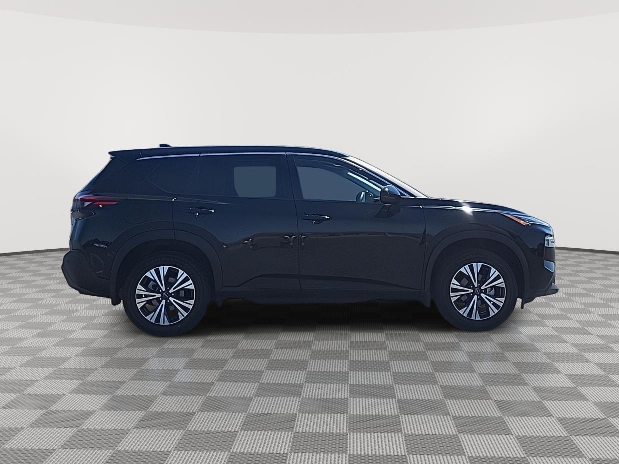 2022 Nissan Rogue SV photo 3