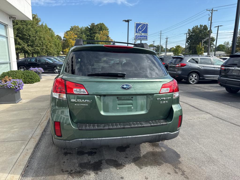 2013 Subaru Outback Limited photo 4
