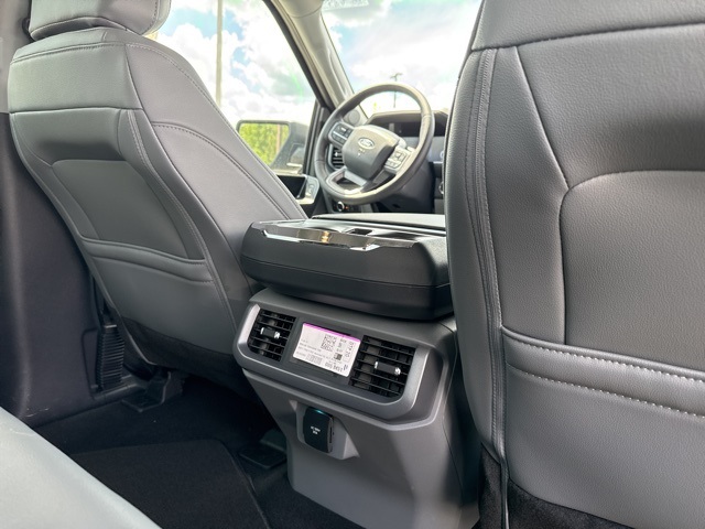 2025 Ford F-150 Lightning photo 17