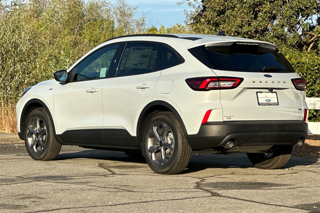 2025 Ford Escape Hybrid ST-Line photo 4