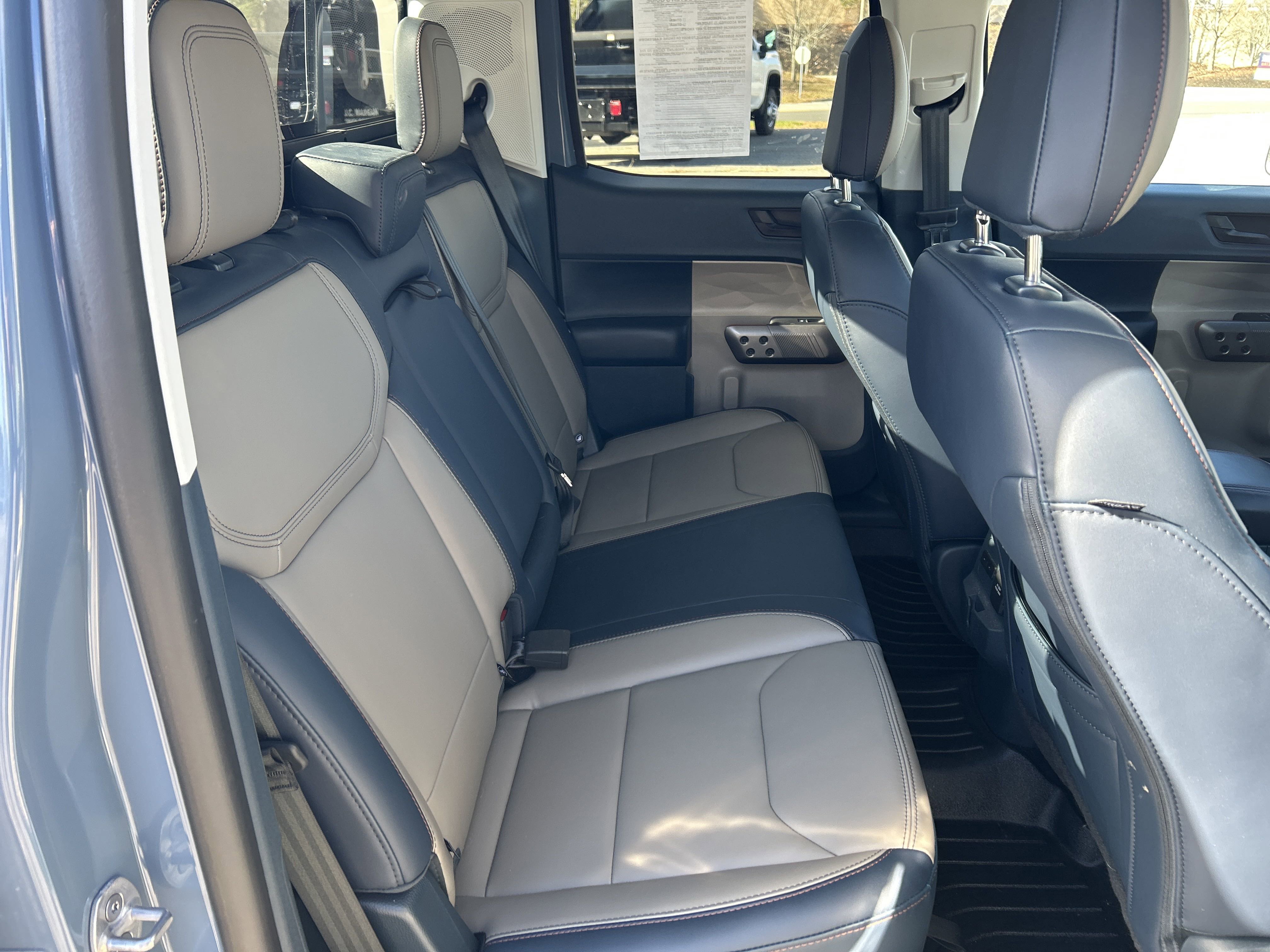 2025 Ford Maverick Lariat photo 3