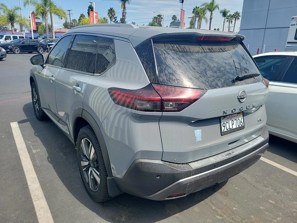 2022 Nissan Rogue SL photo 2