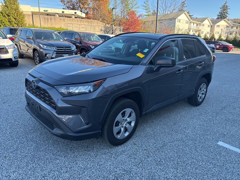2020 Toyota RAV4 LE photo 2