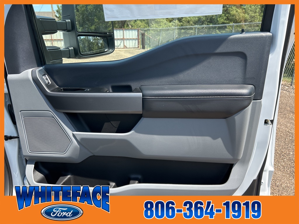 2025 Ford F-350 XLT photo 34