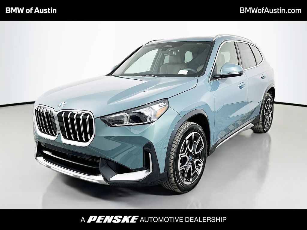 2025 BMW X1 28i's photo