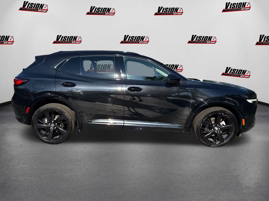 2022 Buick Envision Essence photo 4