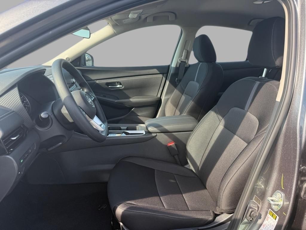 2025 Nissan Sentra SV photo 18