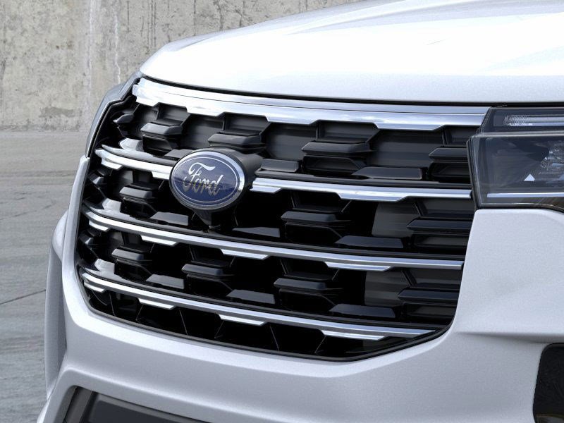 2025 Ford Explorer photo 9