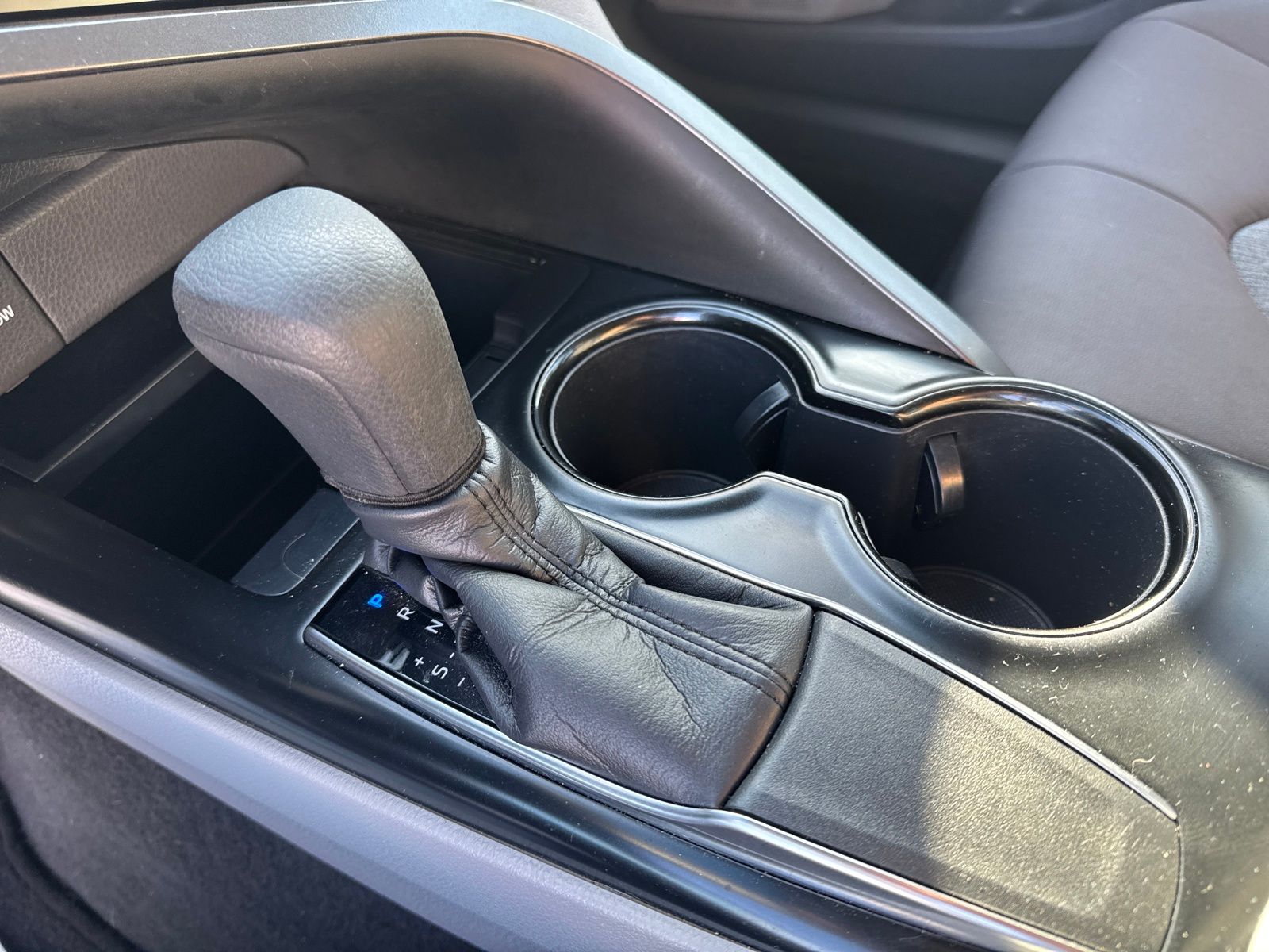 2019 Toyota Camry LE photo 19