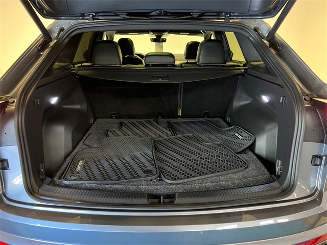 2025 Volkswagen Atlas Cross Sport SEL Premium R-Line photo 4