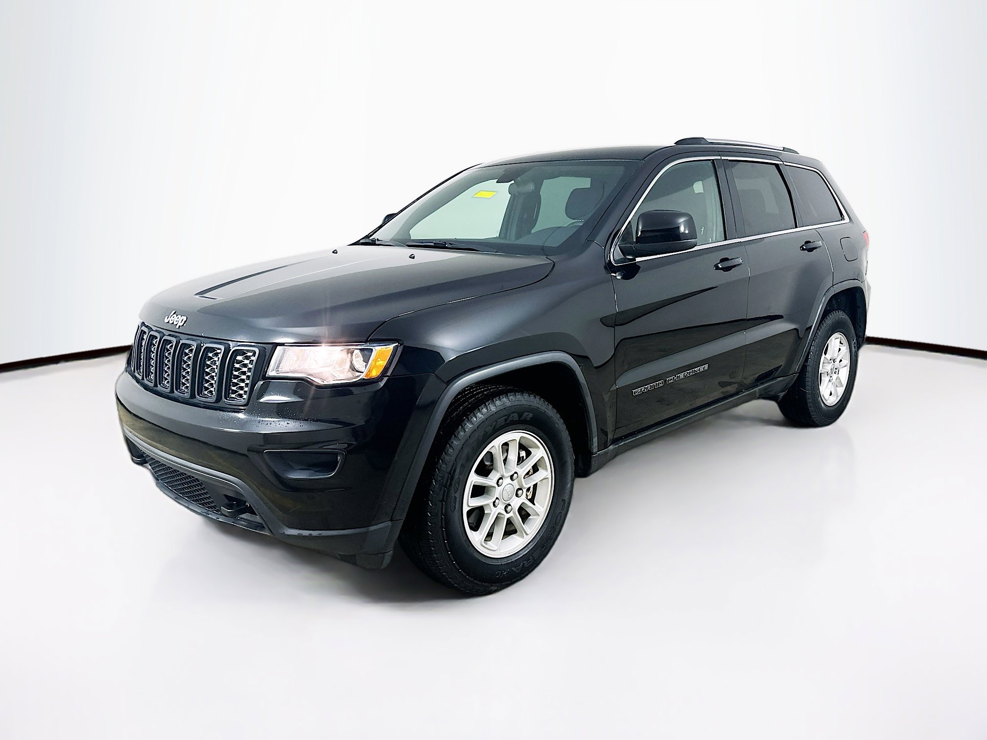 2018 Jeep Grand Cherokee Laredo E photo 3