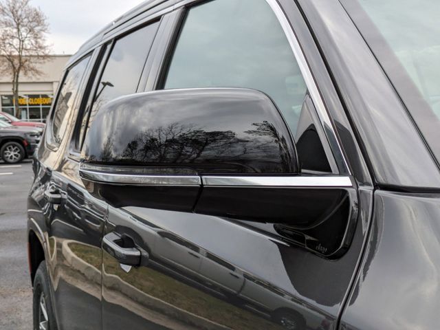 2024 Jeep Wagoneer L Series III photo 10