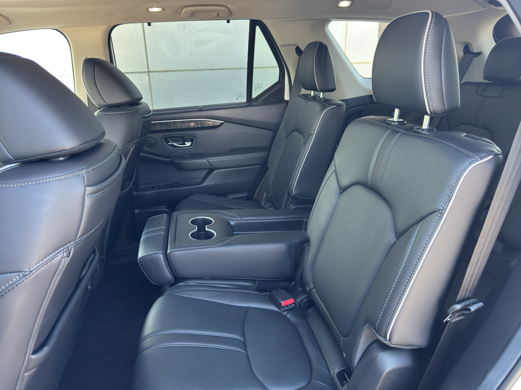 2025 Honda Pilot Elite photo 16