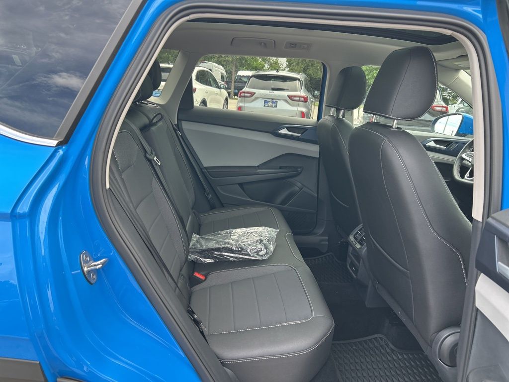 2024 Volkswagen Taos SE photo 40