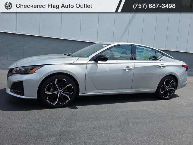 2023 Nissan Altima 2.5 SR photo 2