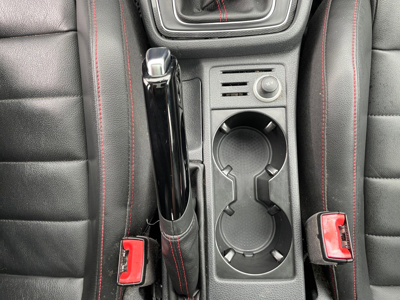2016 Volkswagen Golf GTI SE photo 22