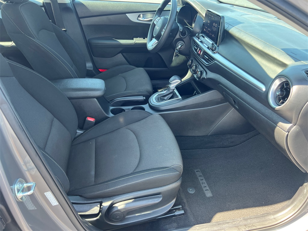 2024 Kia Forte LXS photo 13