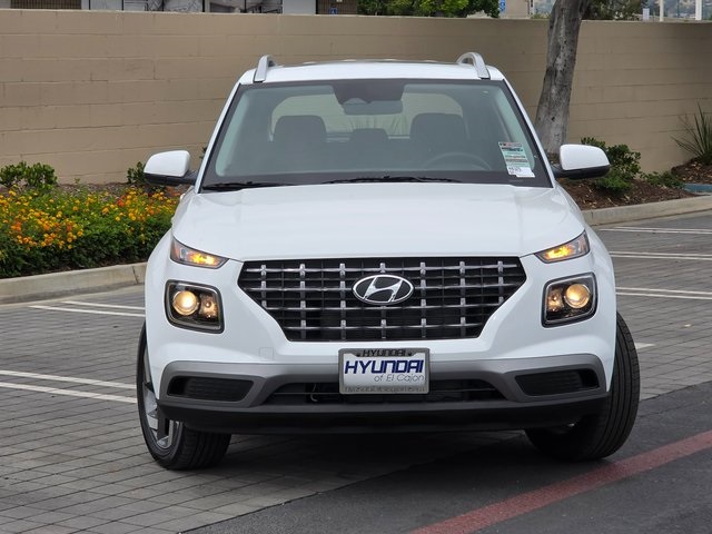 2025 Hyundai Venue SEL photo 3