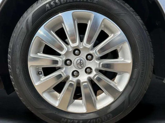 2011 Toyota Sienna Limited photo 39