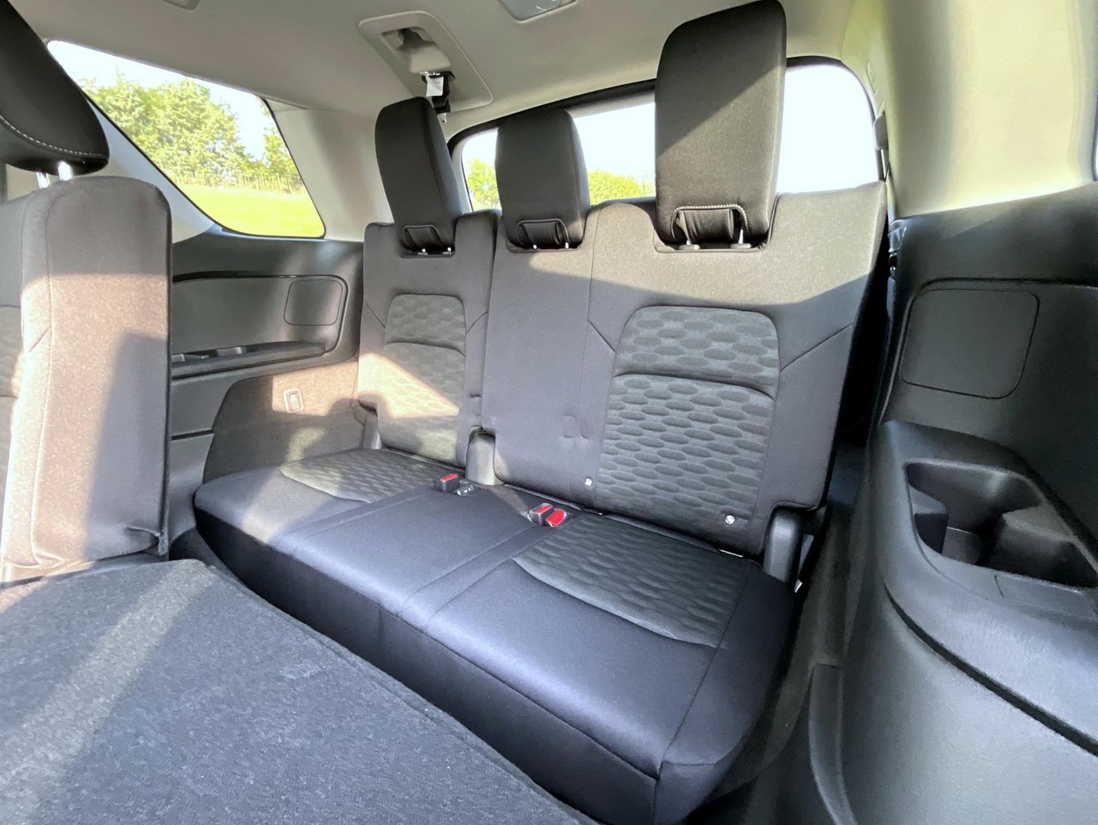2025 Nissan Pathfinder S photo 12